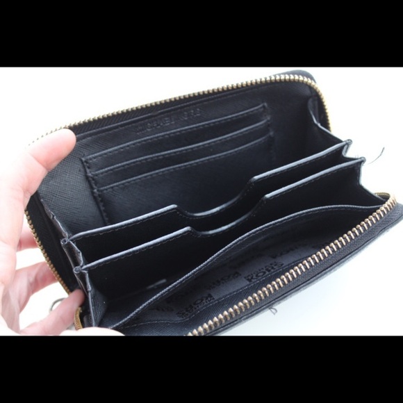 Michael Kors wrislet - Picture 9 of 10